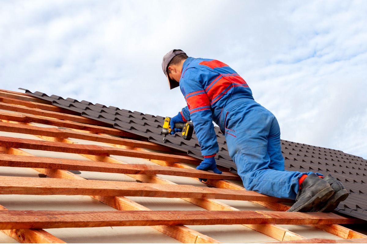How Much Does It Cost to Repair a Roof? | Pricing Guide